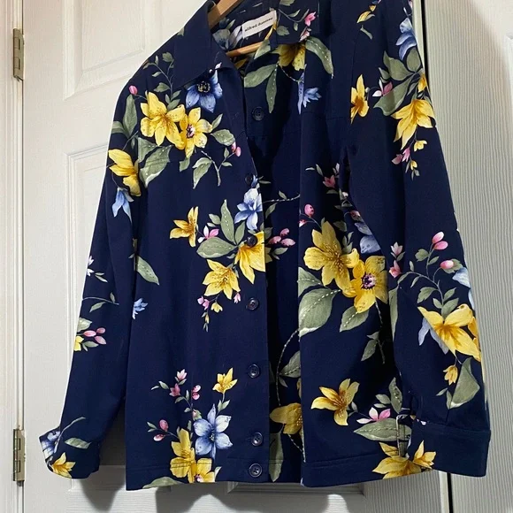 Alfred Dunner Navy Floral Button-Front Shirt with Yellow & Light Blue Blooms - Picture 3 of 12